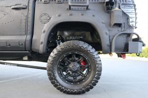 Toyota Tundra CrewMax 4x4 Zombie Apocalypse 2013 года 